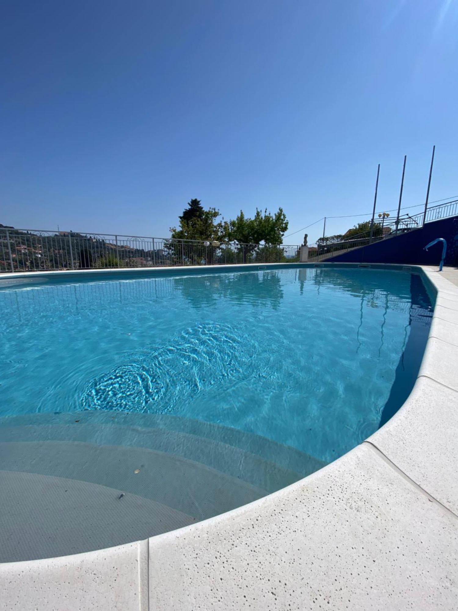 Residence Hotel Edy Imperia Exteriér fotografie